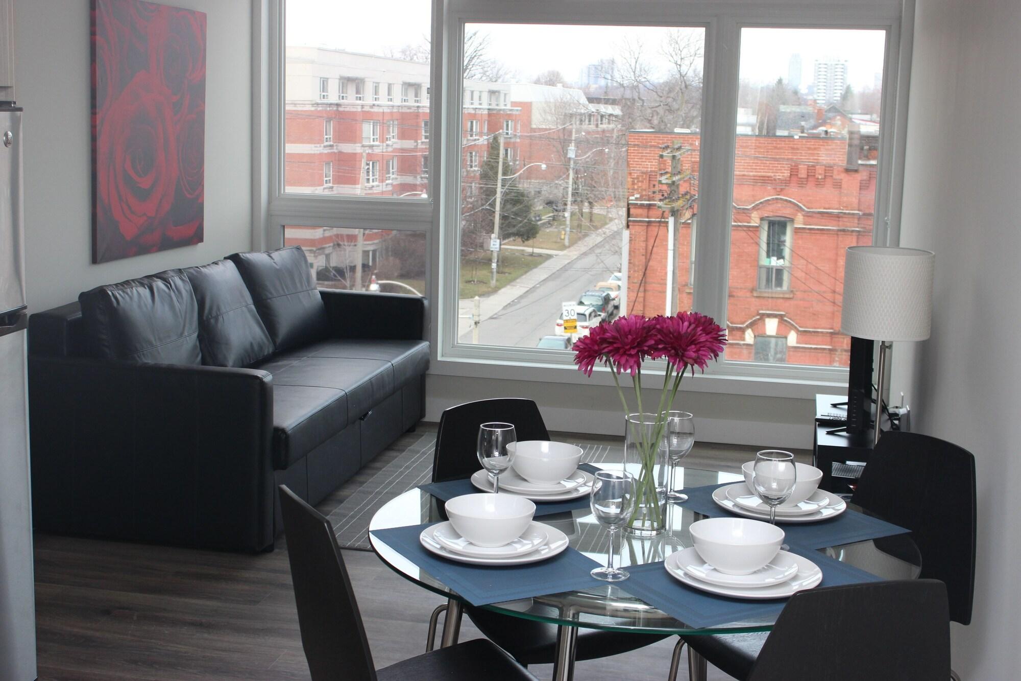 Atlas Suites- Furnished Apartments-College Street, Торонто Экстерьер фото