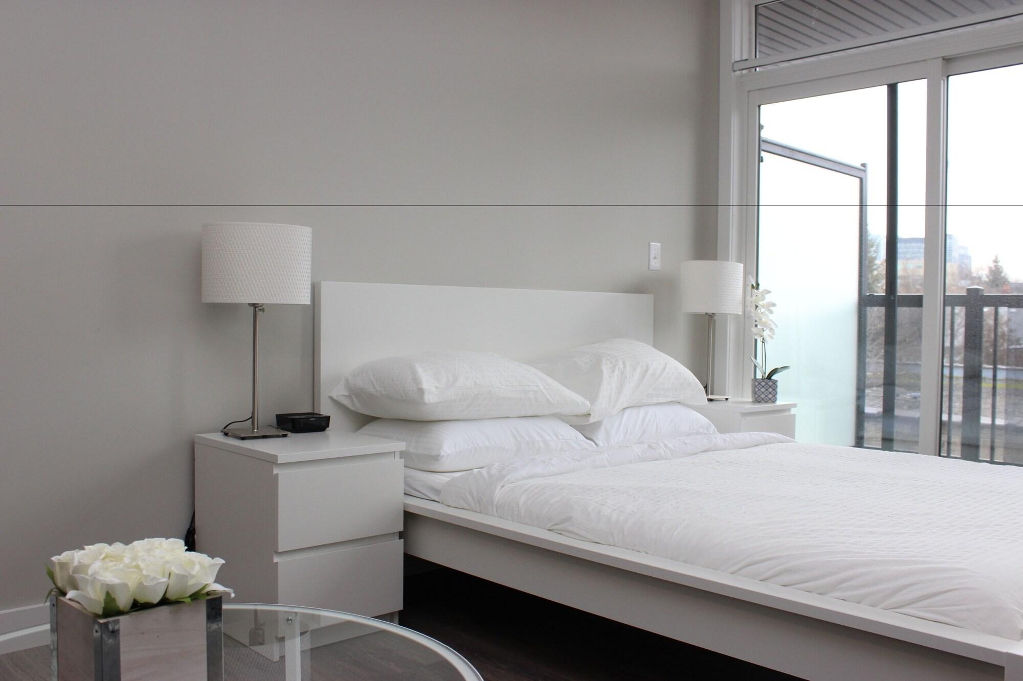 Atlas Suites- Furnished Apartments-College Street, Торонто Экстерьер фото