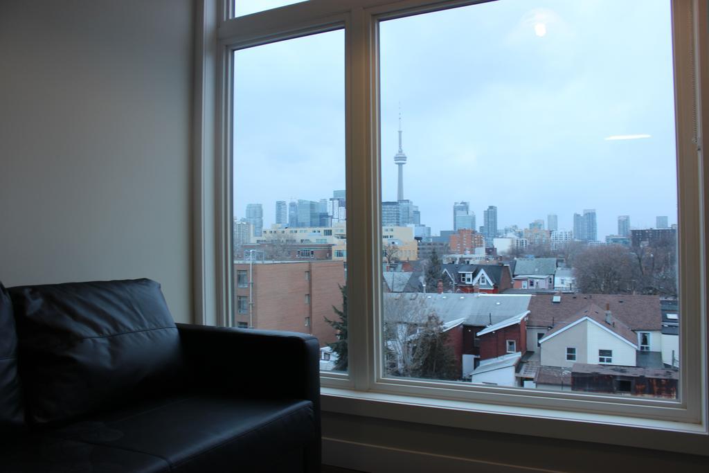 Atlas Suites- Furnished Apartments-College Street, Торонто Экстерьер фото