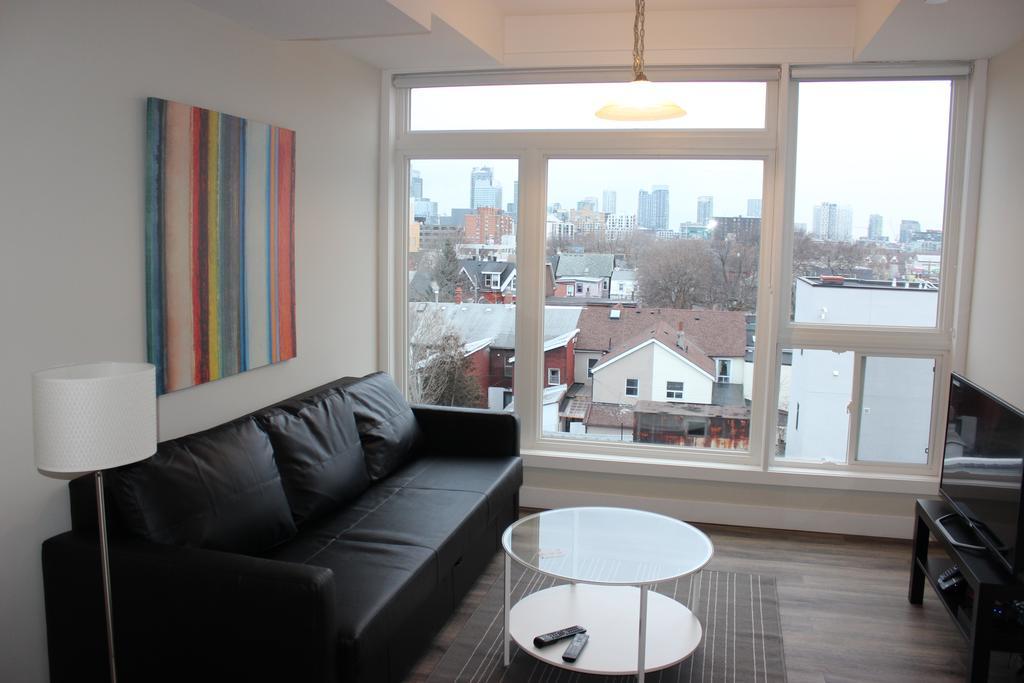 Atlas Suites- Furnished Apartments-College Street, Торонто Экстерьер фото