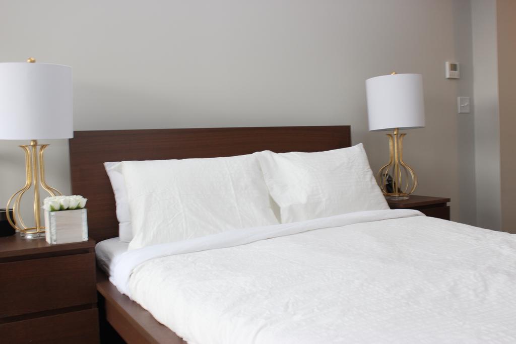 Atlas Suites- Furnished Apartments-College Street, Торонто Экстерьер фото