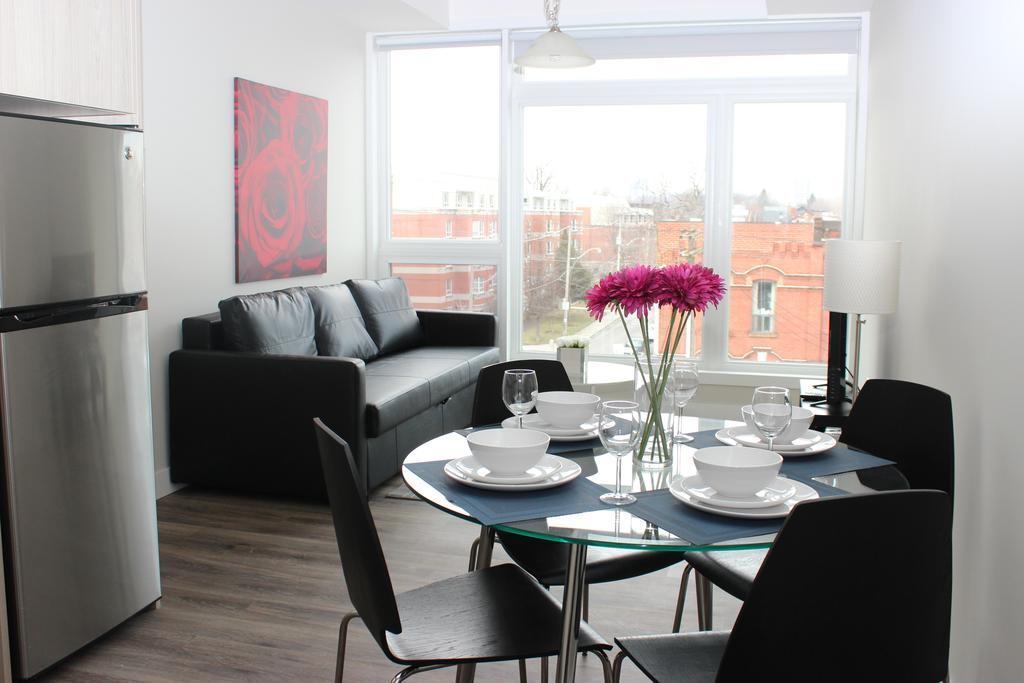 Atlas Suites- Furnished Apartments-College Street, Торонто Экстерьер фото